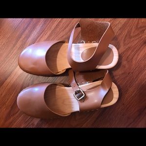 Cute brown clogs